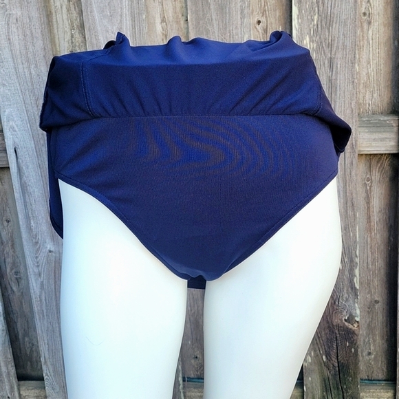 Women's Built-in Brief Swim Skirt - Picture 4 of 17